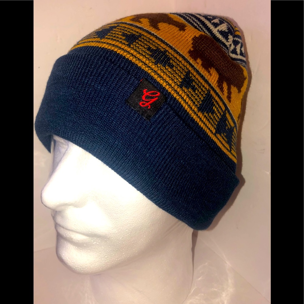 Beanie NWT GIANT GARMENTS BLUE / mustard color WITH BEAR print